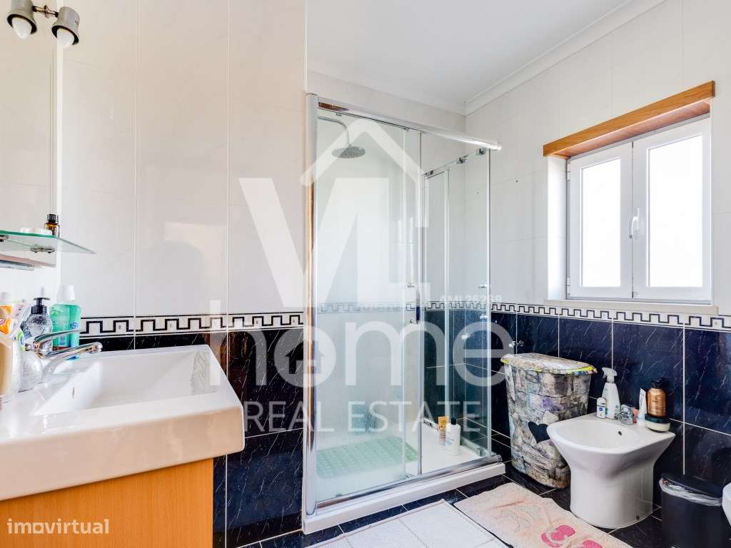 Moradia T4 com 3 WC, Garagem e 1000 m² de Terreno - AZOIA | LEIRIA-17
