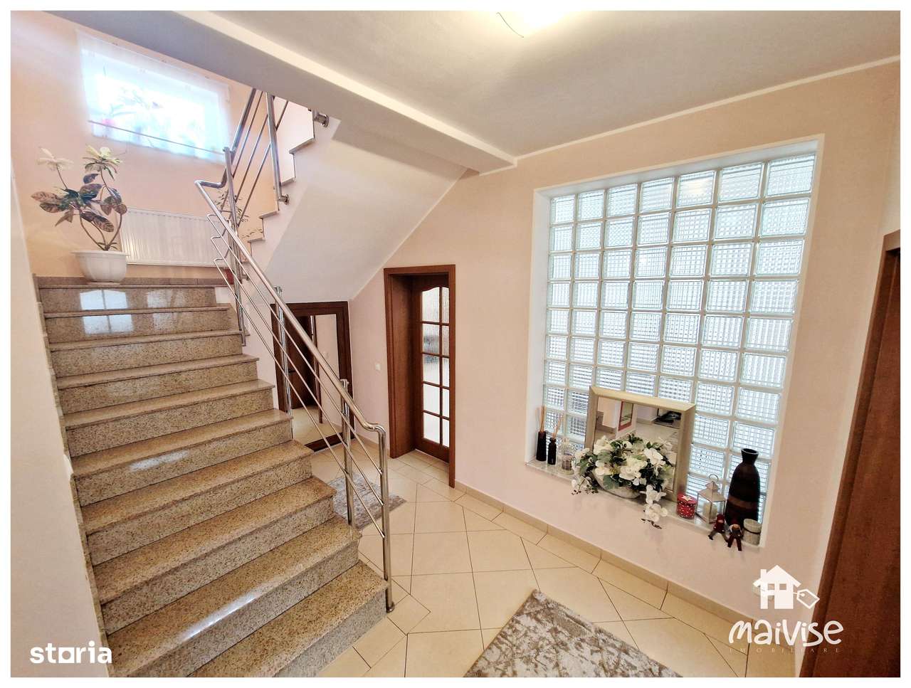 Vila superba cu garaj si  teren 1500 mp, Covasna-9