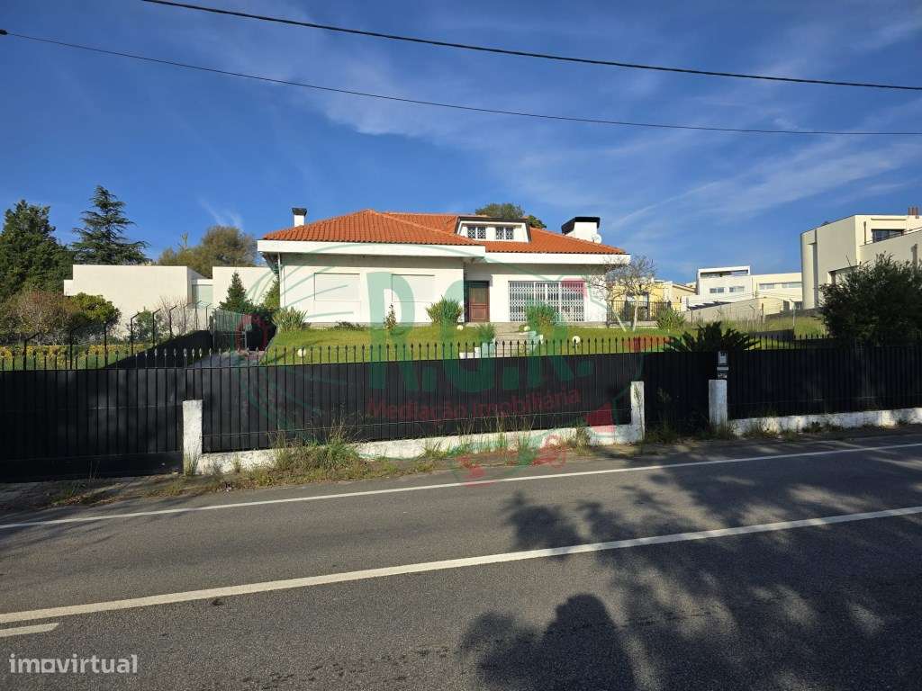 Moradia Isolada T3 | Piscina | Vistas Rio | 5 Min Porto-50