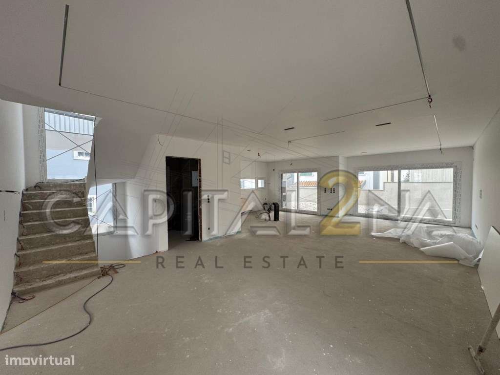 Moradia T5 Nova no Centro de Famões - Grande imagem: 3/59