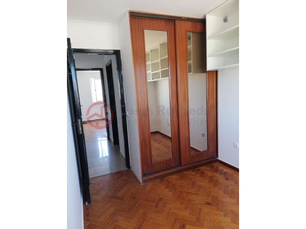 Apartamento T2 dúplex com vista rio, no Beato em Lisboa-19