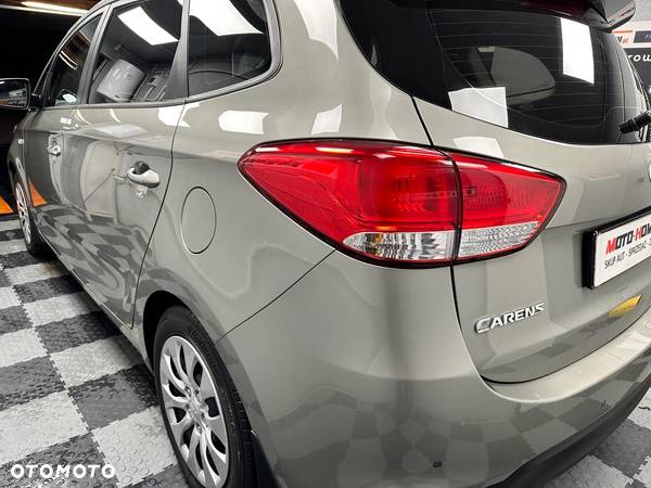 Kia Carens - 23