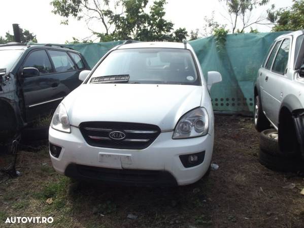 Dezmembrez Kia Carens motor 2.0crdi 140 cai 2008 cutie manuala - 1