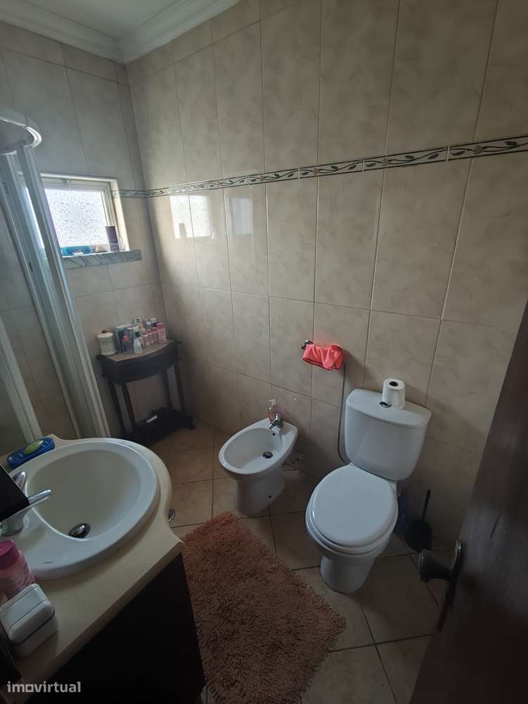 Moradia V5 com Bom Espaço Exterior, Potencial Bi-Familiar em Marinhais - Grande imagem: 5/18