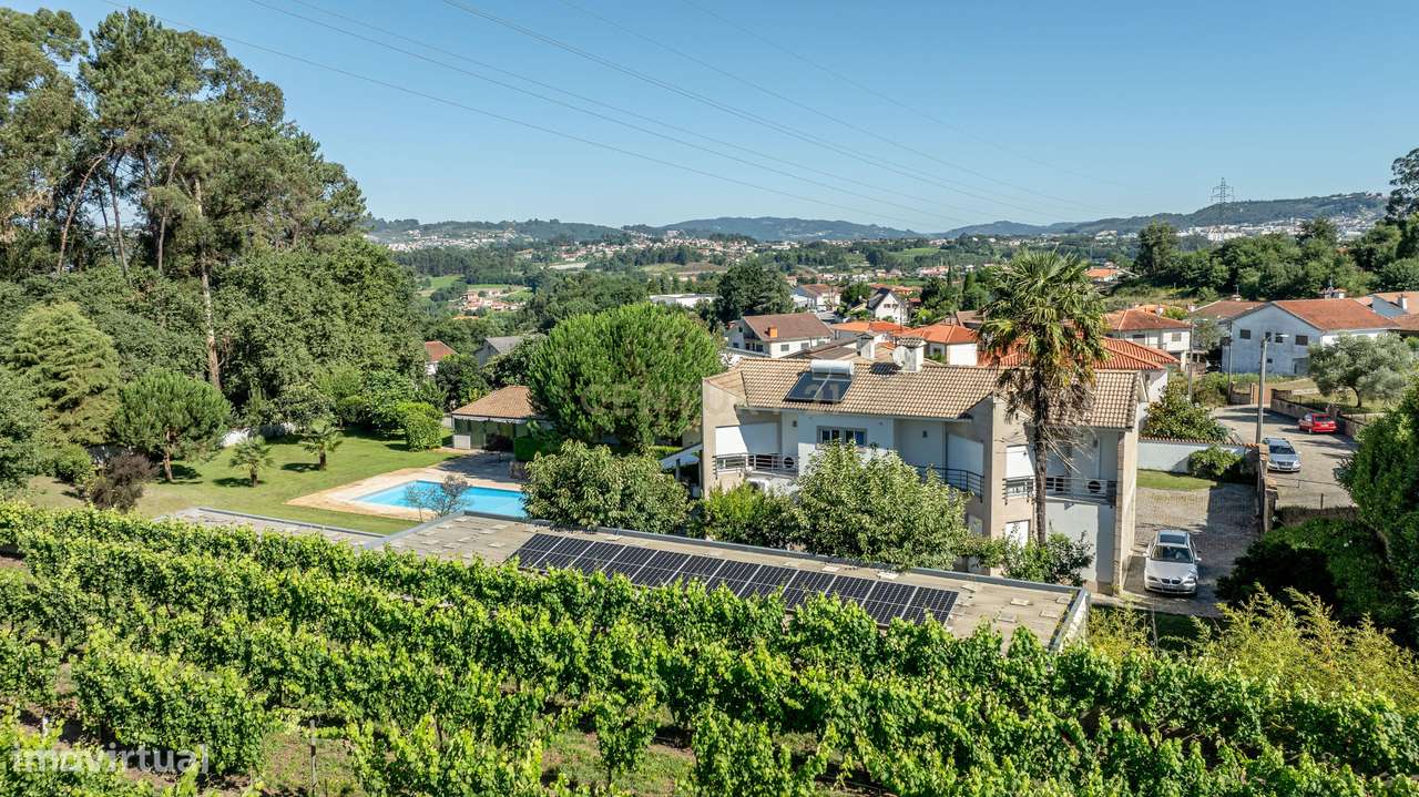 Casa Isolada com Piscina em Felgueiras com Jardim e Garagem Privativa - Grande imagem: 5/52