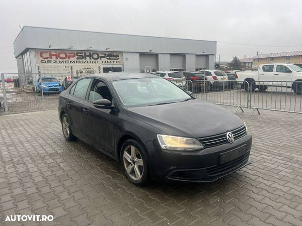 Far stanga Volkswagen Jetta 2011 SEDAN 2.0 TDI - 2