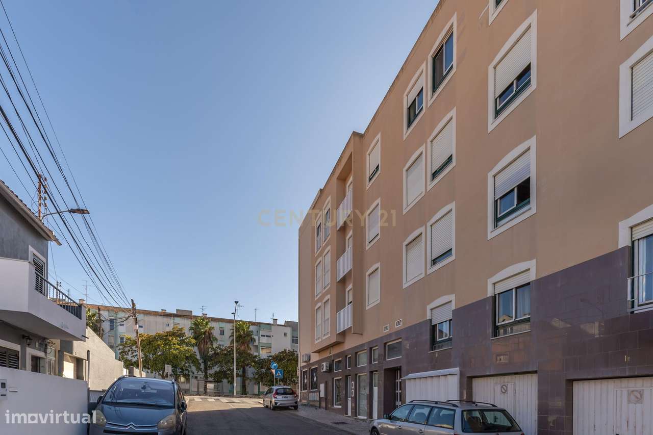 Apartamento T2 com Excelentes Áreas –  Terroa, Setúbal - Grande imagem: 1/31