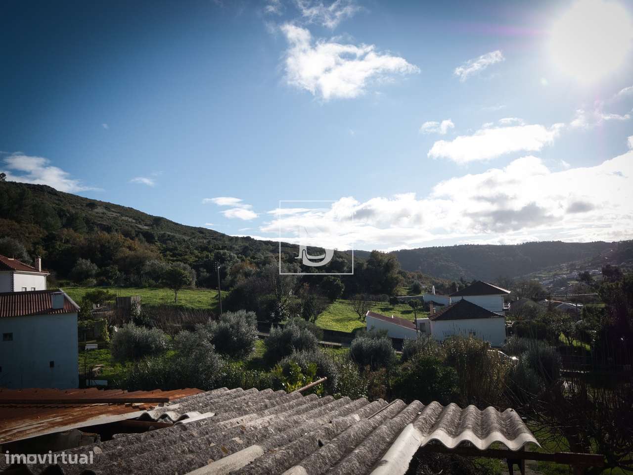Terreno de 1.320 m² no Calhandriz, na zona da Adanaia  com ribeiro e b-8