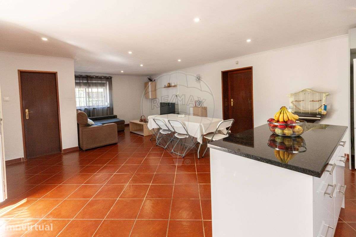 Moradia T2 para venda-6