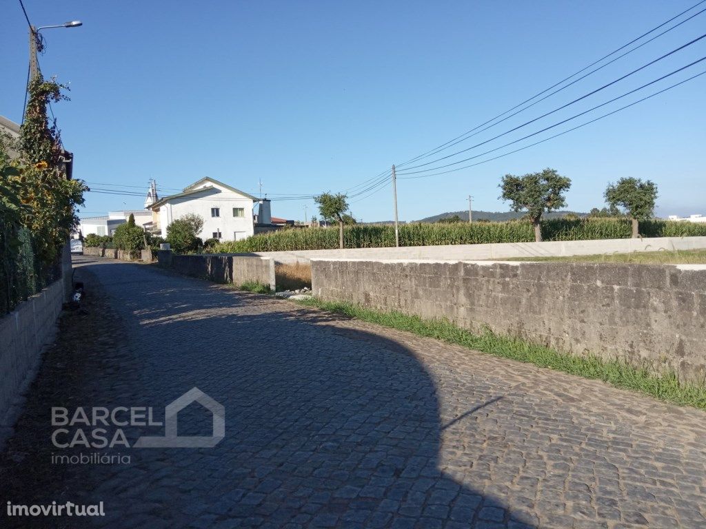 Terreno para construção com 1.480 m2 em Lijó - Barcelos