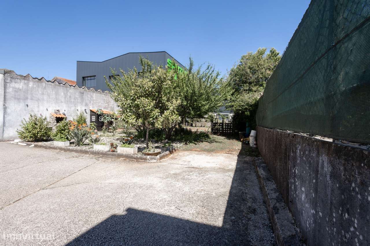 Apartamento T3 com 2 Suites e Terrço-Minde-21