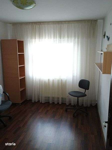 de  vanzare partament 3 camere - Imagine principală: 4/7