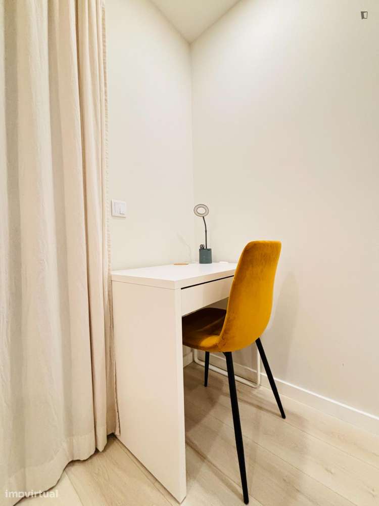 Apartamento com 1 quartos - localizado em Paranhos Porto - Grande imagem: 4/27