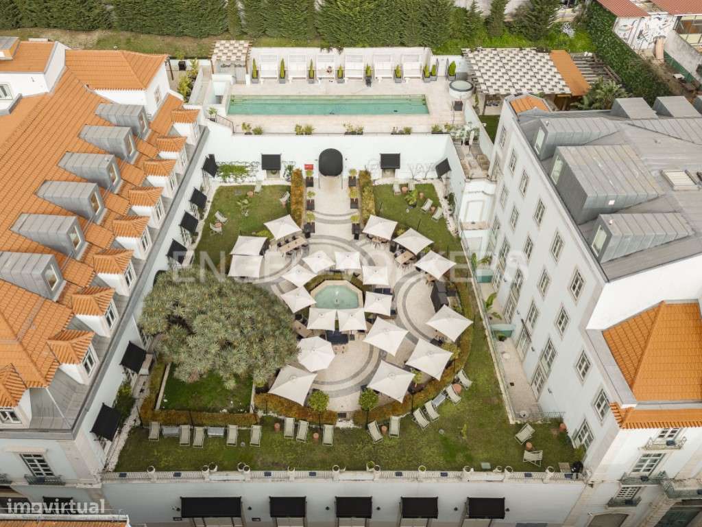 Elegante e luxuoso apartamento T2, junto à Av. da Liberdade-34