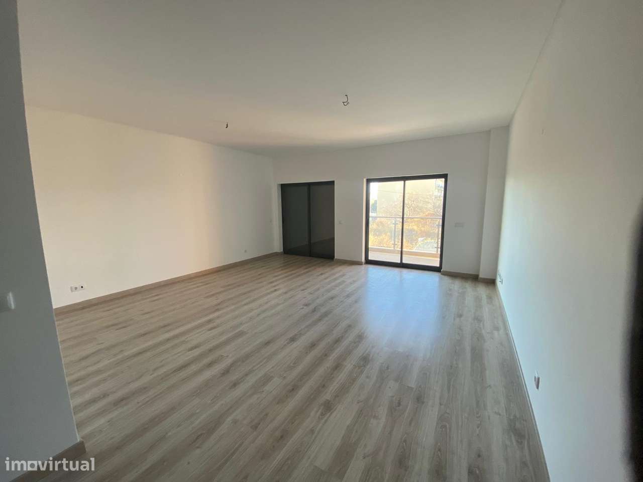 Apartamento T3 com Estacionamento e Arrecadação – Centro de Loulé - Grande imagem: 2/14