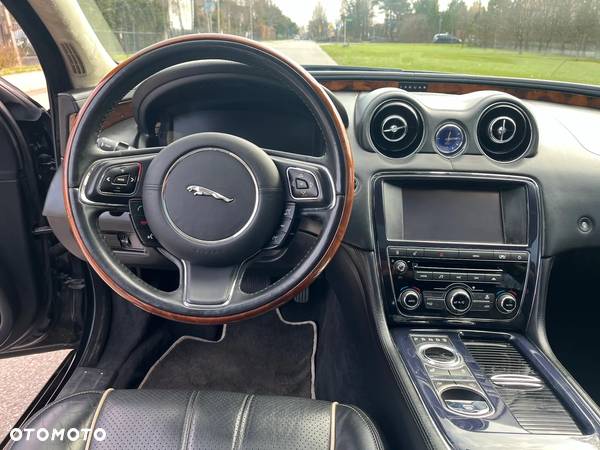 Jaguar XJ 5.0 V8 LWB Premium Luxury - 20