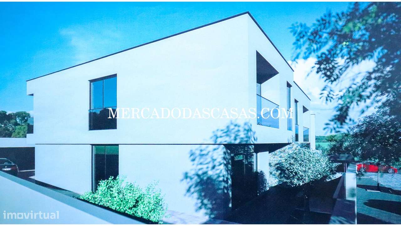 Moradia Geminada T3 em Paços de Brandão-6