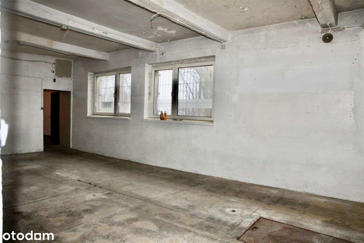 Dwa budynki. Mieszkalny i produkcyjno - magazynowy.-17