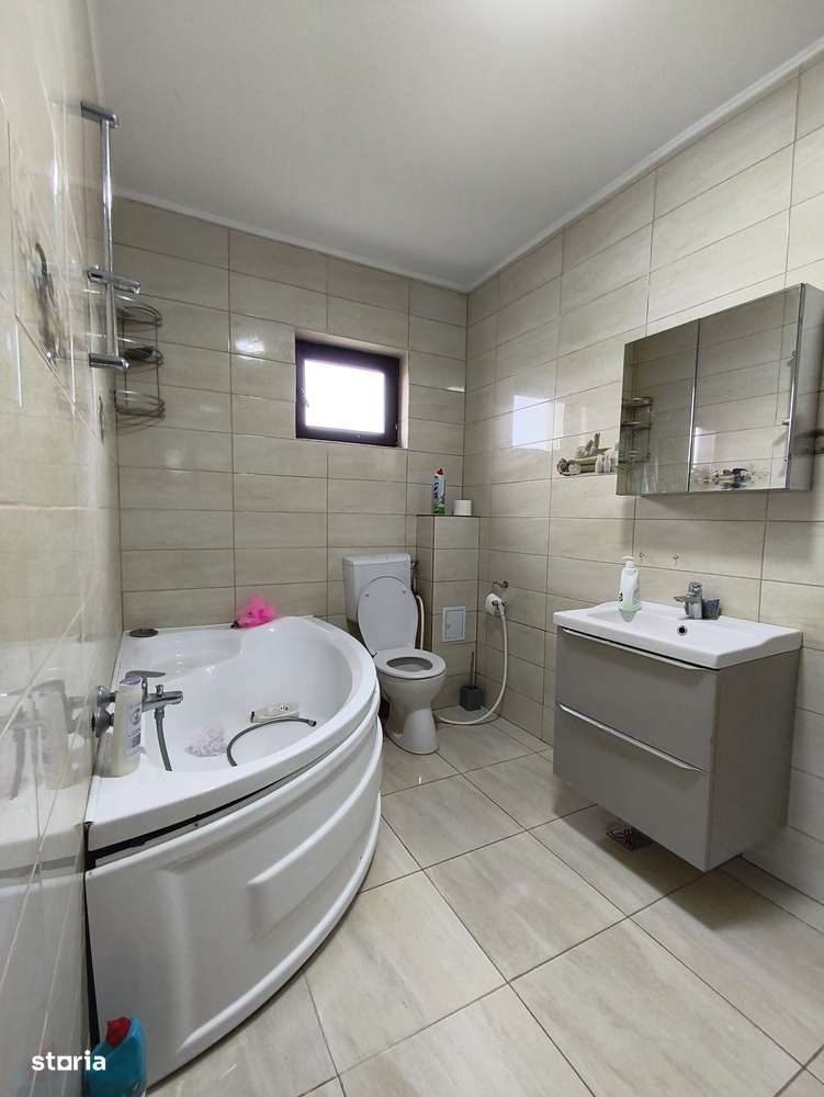 Apartament cu 5 camere-etaj intreg, 2 locuri parcare, 3 bai.-15