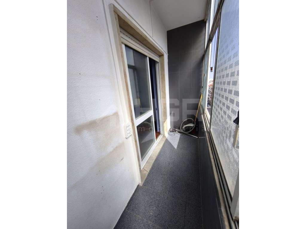 T3 + 1 | DUPLEX | BOA LOCALIZAÇÃO | ARRENTELA (MURTINHEIRA)-24