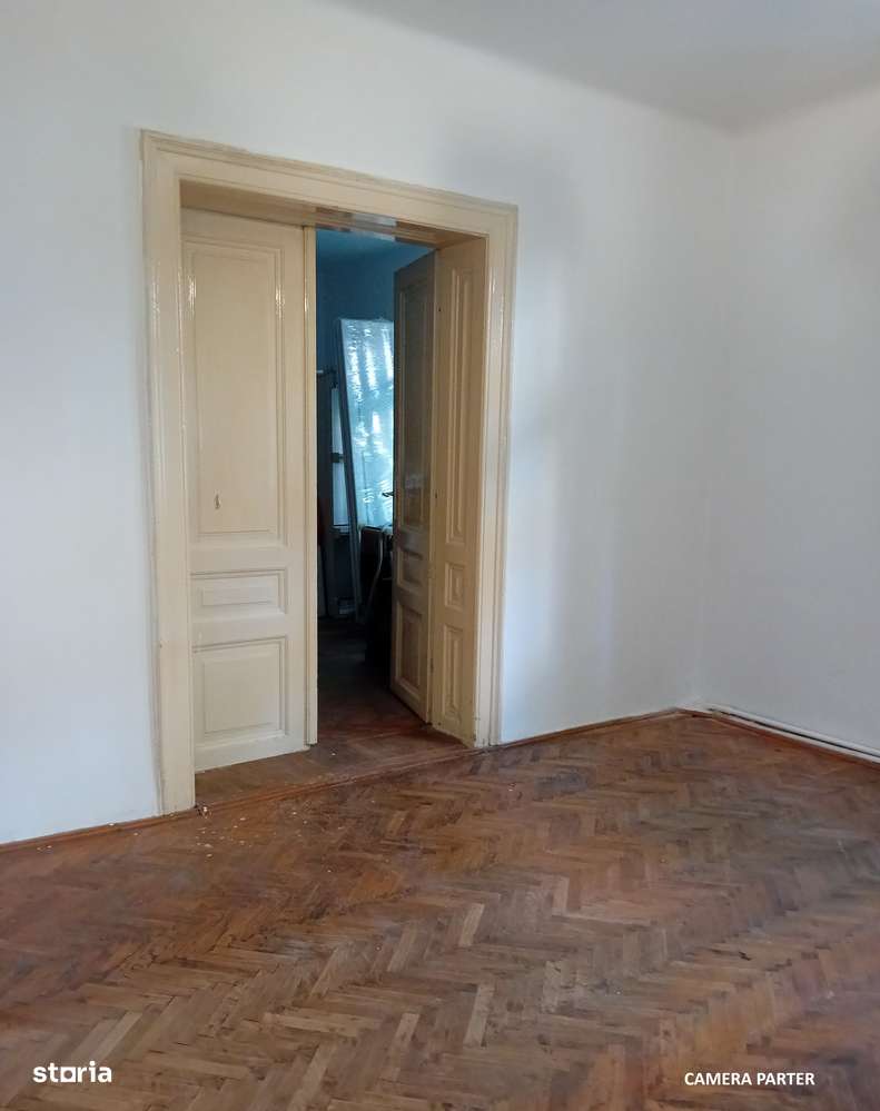 Casa 6 camere , ELISABETIN -  langa Observatorul Astonomic-7