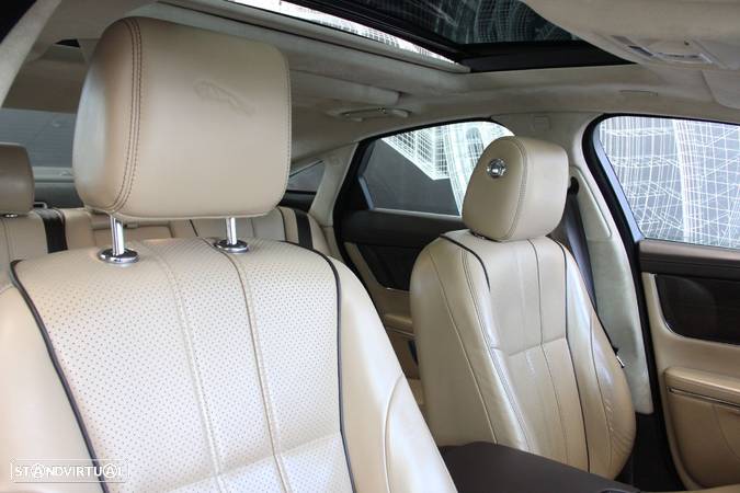 Jaguar XJ 3.0 D V6 Premium Luxury - 23