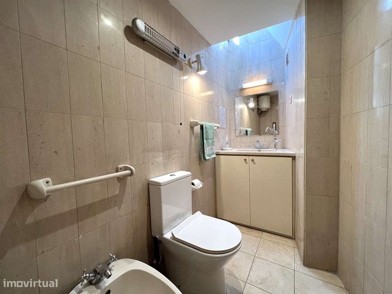 Escritório p/ arrendar na marginal do Porto - Grande imagem: 3/22