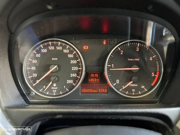 BMW 320 d Touring Navigation Sport - 31