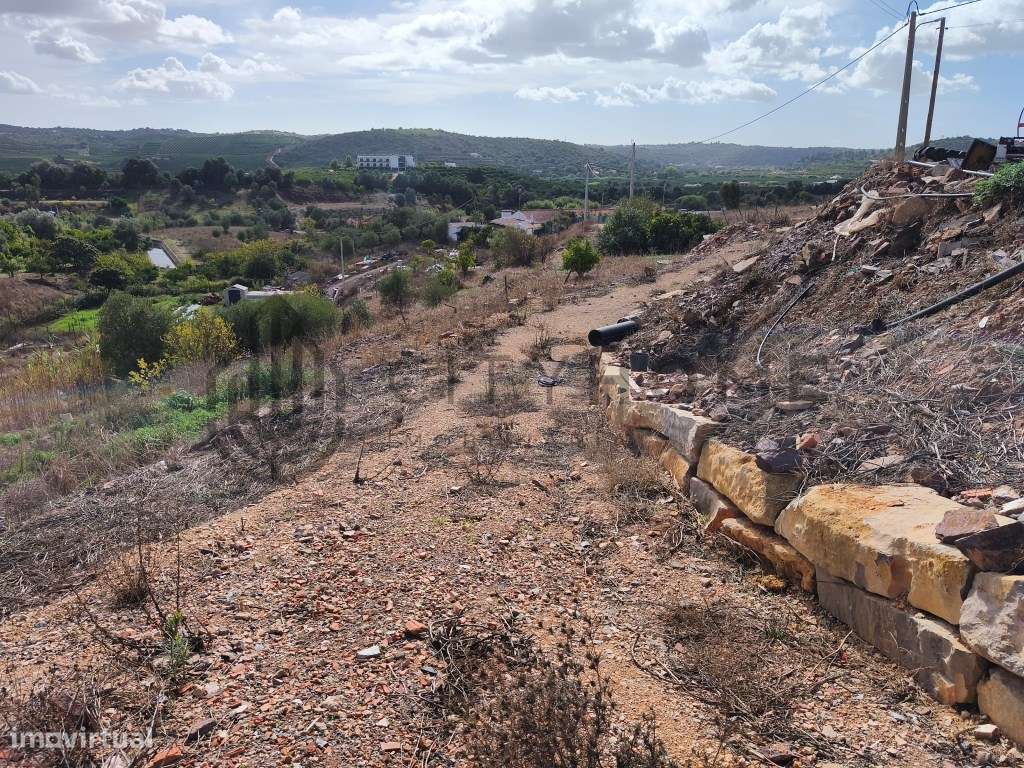 Duas Moradias T1 e T2 de campo em recuperação-10