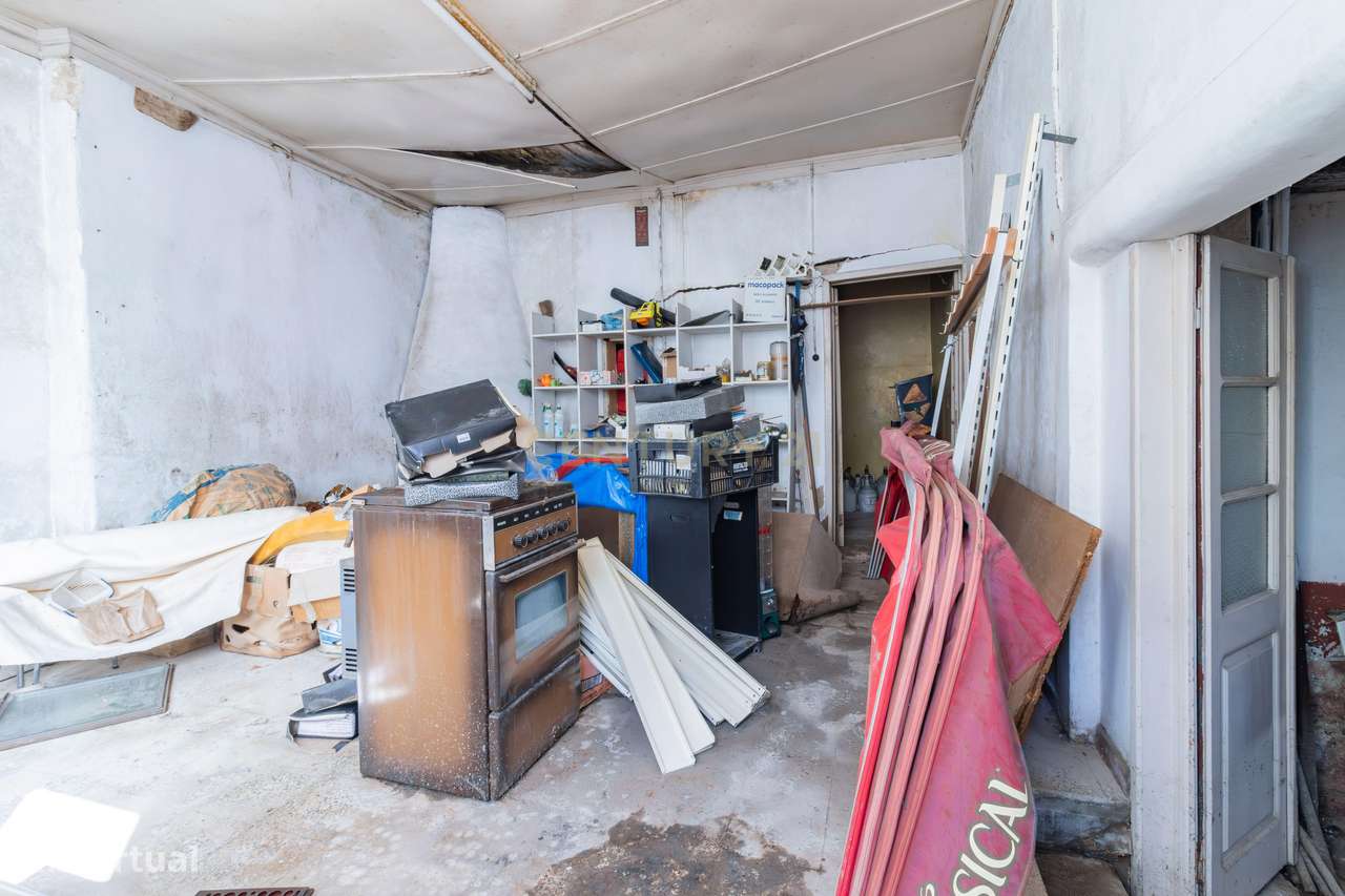 Moradia com Potencial de Reabilitação ou Projeto de Construção-11