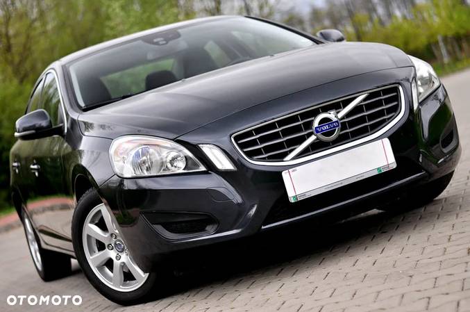 Volvo S60 - 1