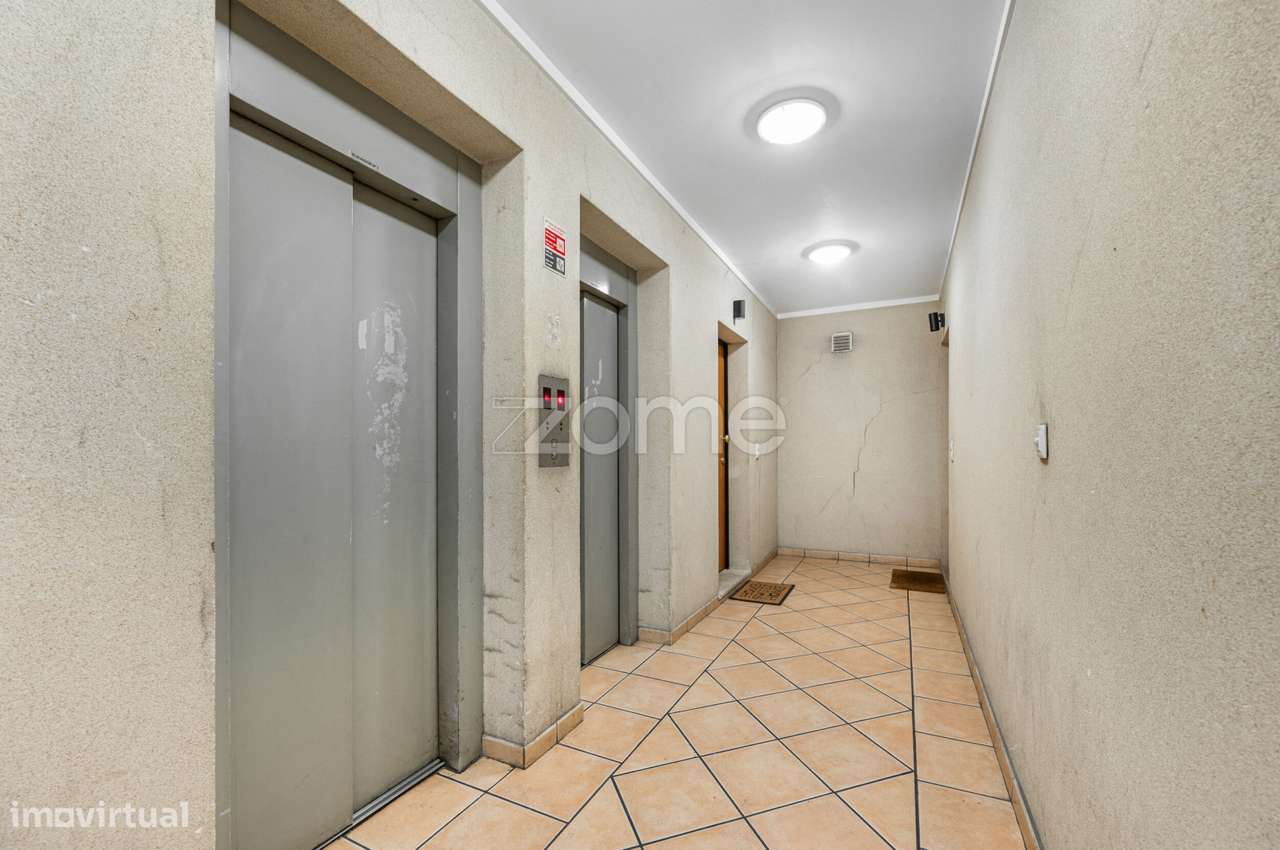 Apartamento T3 com varandas, em Valongo-20
