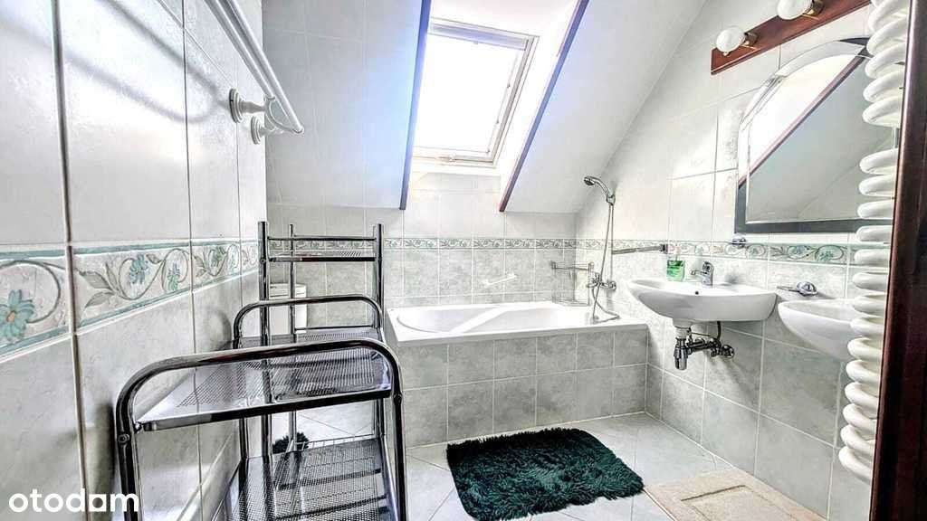 Atrakcyjny dom z piękną działką w Nowogrodźcu-13