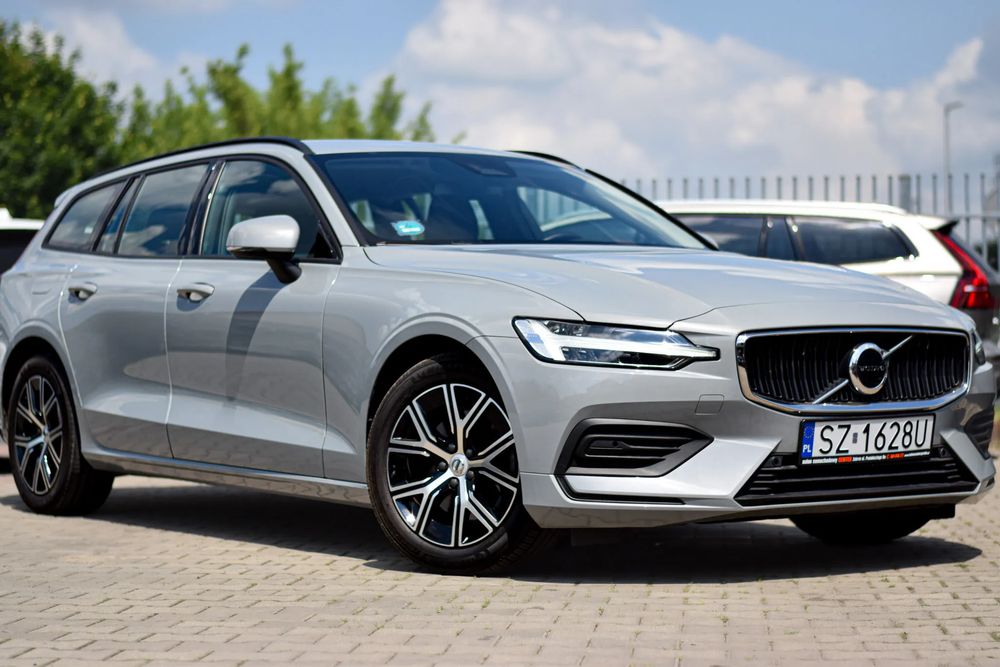 Volvo V60 II (2018- ) B3 B DKG Momentum Pro 2024