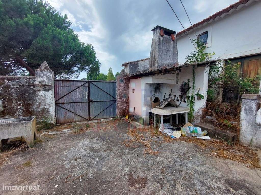 Casa Antiga para Restauro, Salir de Matos-6