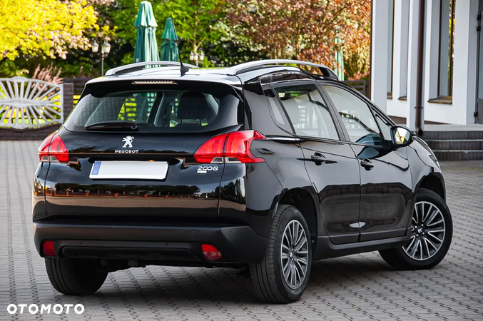 Peugeot 2008 1.6 e-HDi Style S&S - 4