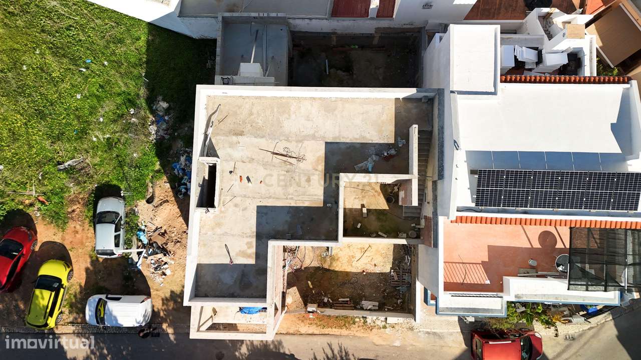 Terreno com Moradia T3+1 em Construção em Portimão - Grande imagem: 4/26