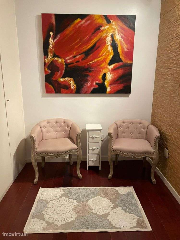 Apartamento T4 Duplex c/ garagem fechada p/ 2 carros.-20