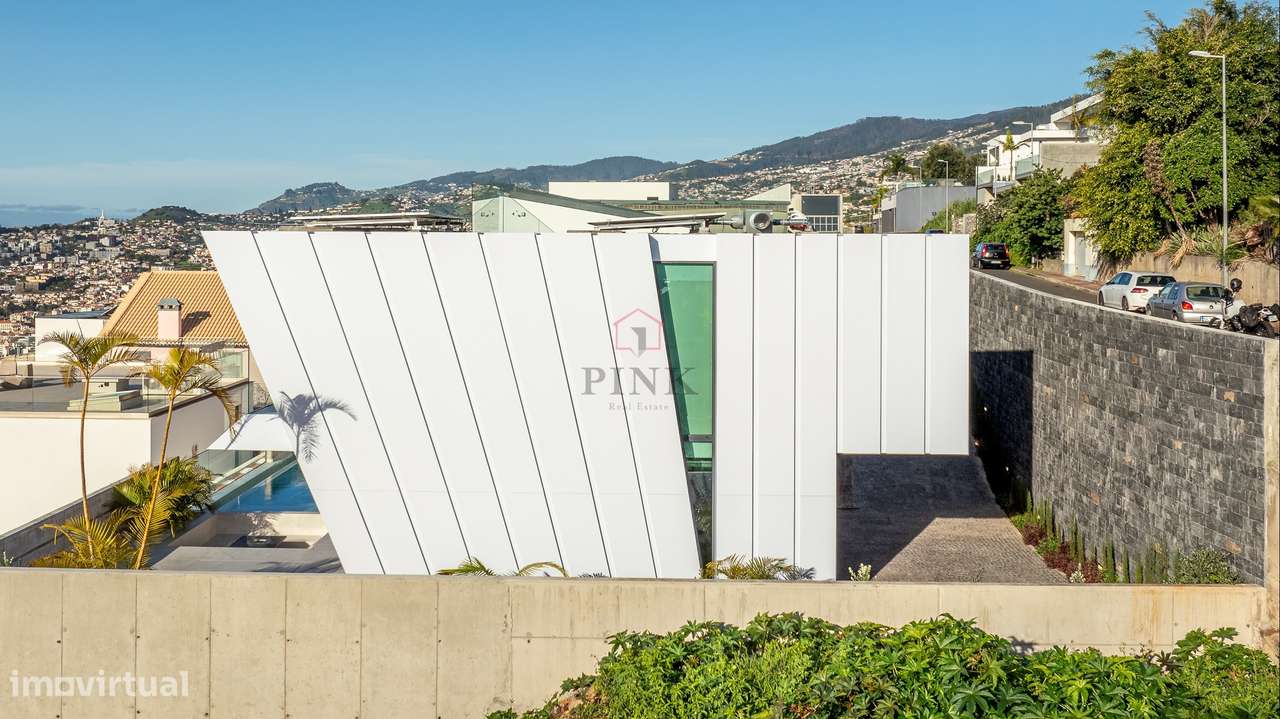 Moradia de Luxo com Piscina - T4 no Funchal-14
