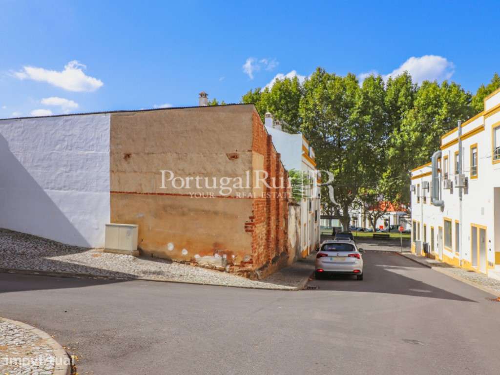 Edifício industrial na zona histórica de Montemor-o-Novo-8