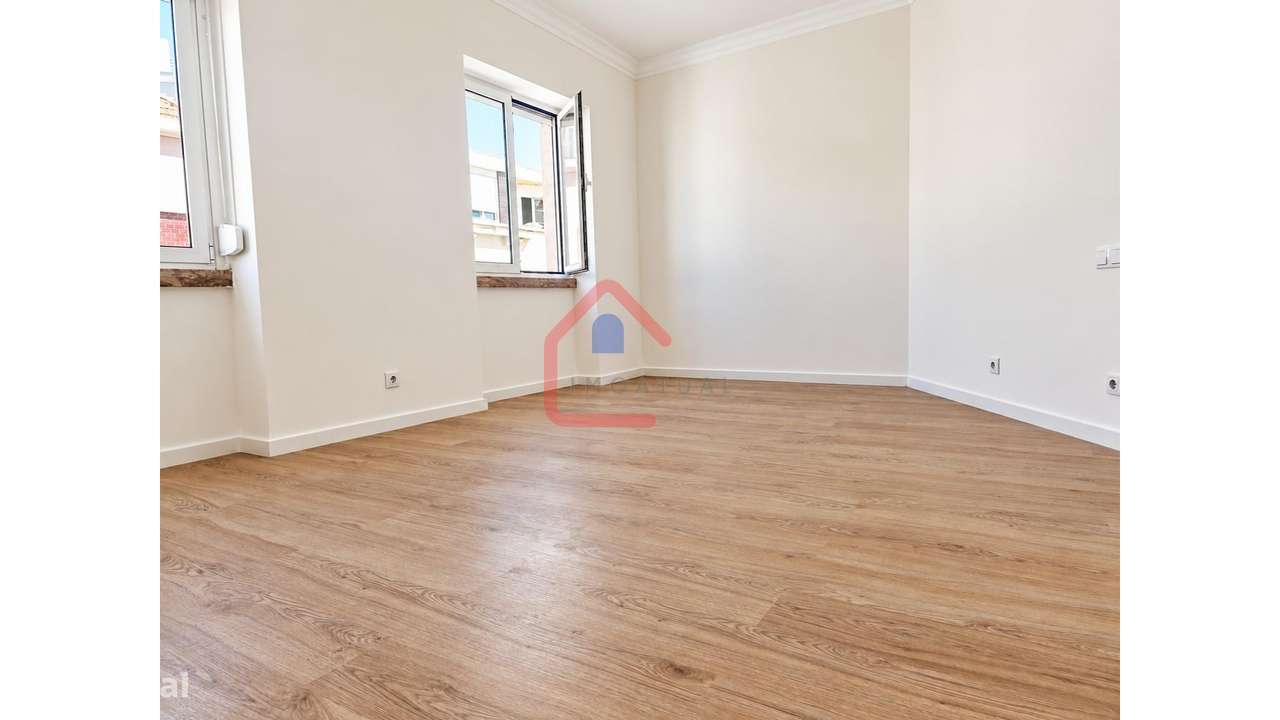 Apartamento T2 na Graça em Lisboa-8