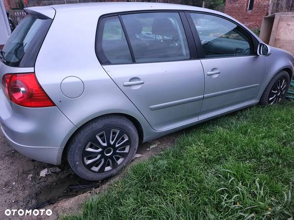 Volkswagen Golf - 6