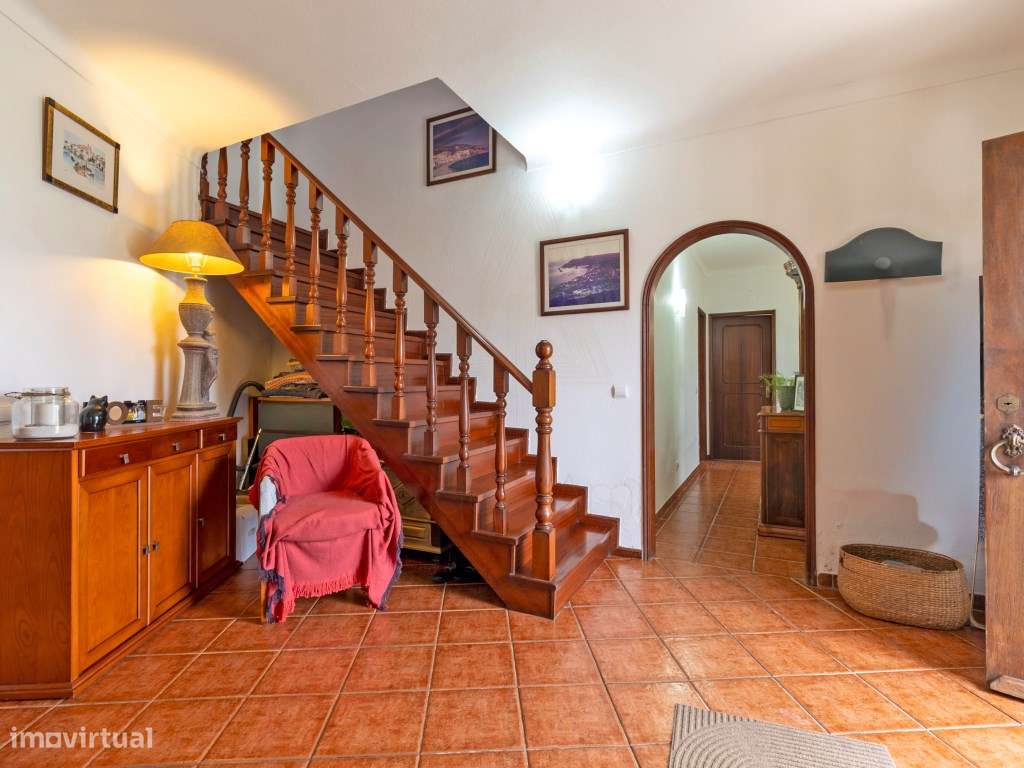 Moradia T3 Isolada com 1000 m² de terreno em Castelo, Sesimbra-5