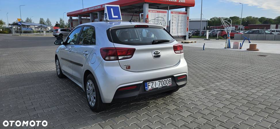 Kia Rio - 7