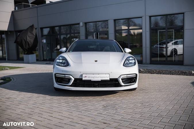 Porsche Panamera - 4