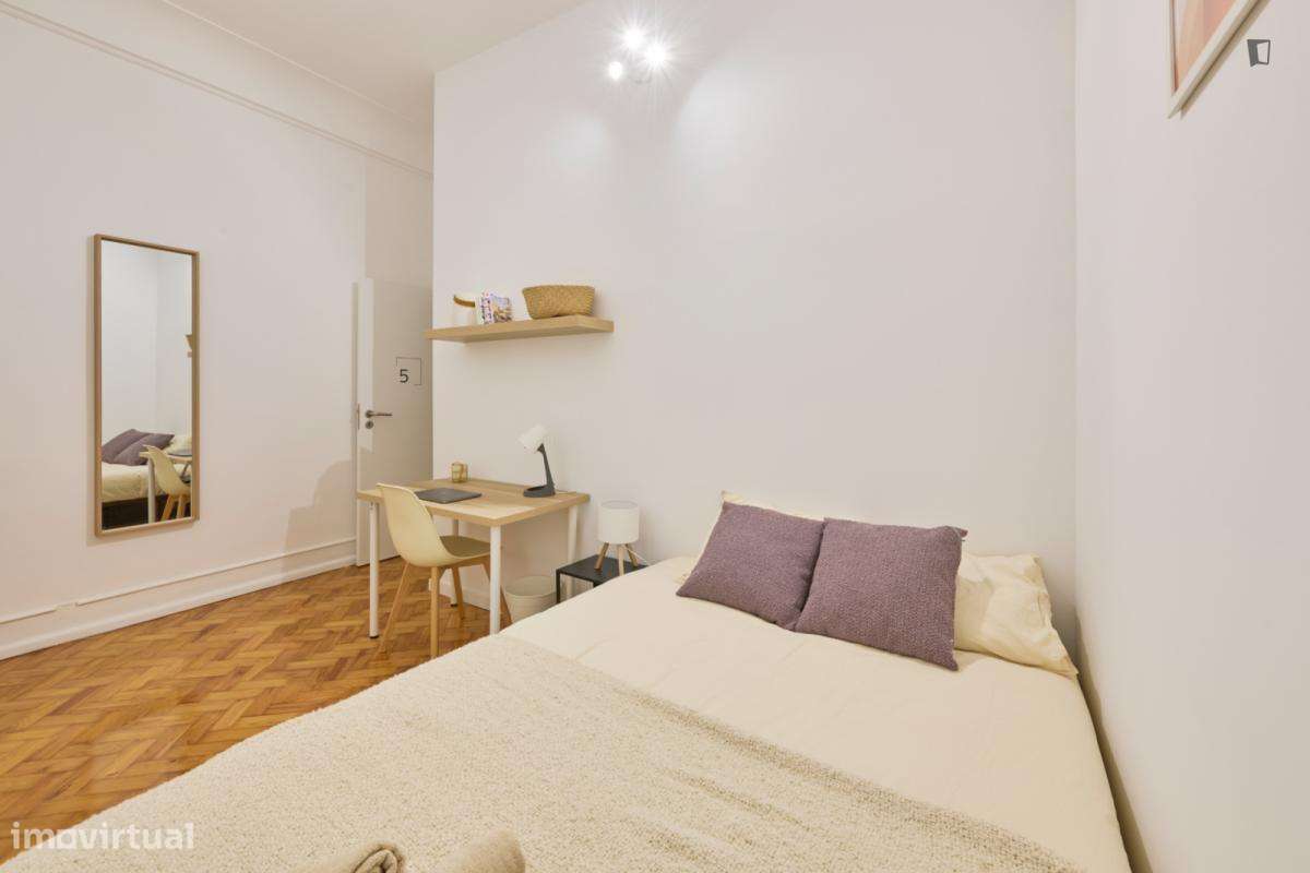 Quarto - localizado em Alameda Lisbon - Grande imagem: 5/7