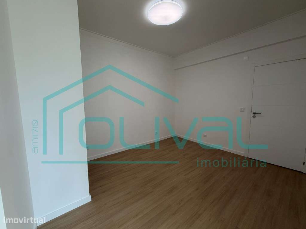 Alverca apartamento de Tipologia T3 totalmente renovado-28