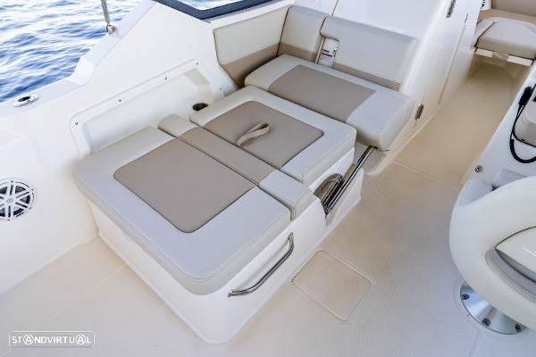 Boston Whaler 210 Vantage - 10