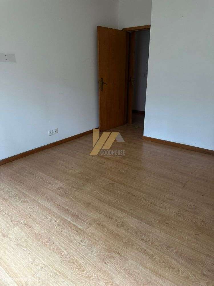 Apartamento T2 com elevador-8