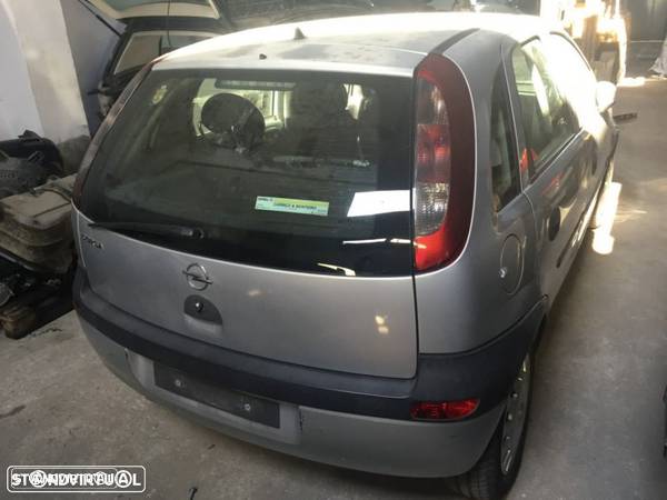 Opel Corsa C 1.0i de 2004 para peças - 5